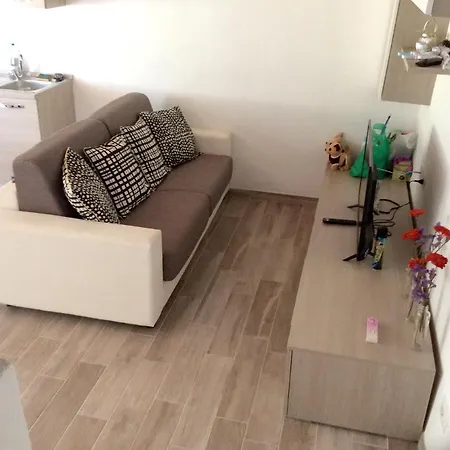 Holiday home House With 2 Bedrooms In Sassofortino With Enclosed Garden 25 Km From The *