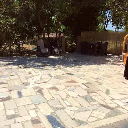 Сasa de vacaciones House With 2 Bedrooms In Sassofortino With Enclosed Garden 25 Km From The